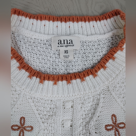 Embroidered Sweater - Picture 5 of 7